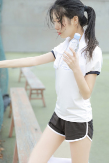 父亲女儿山洞避雨全文